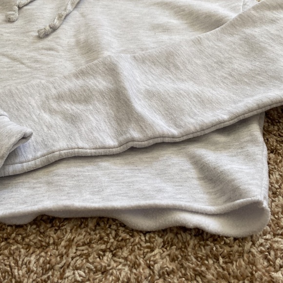 Topshop Women’s Crop Sweatshirt - Picture 3 of 4